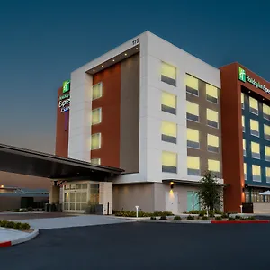 https://holiday-inn-express-and-suites-las-vegas-e-tropicana.las-vegashotels.net